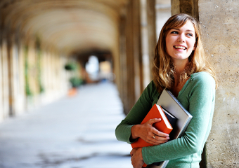 Reimagine the First Year Student Experience: 6 Key Measures to Improve Your Strategy