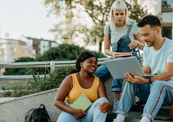 Students Don’t Read Email: Why You Need a Mobile Communication Strategy